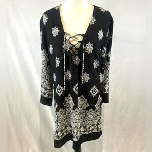 J Valdi black and white boho deep lace up vneck tunic top size XL